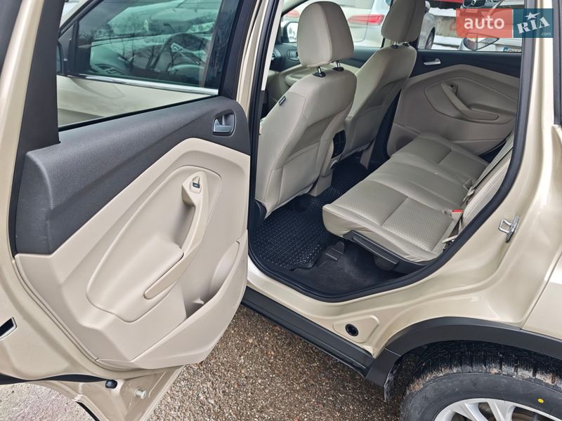 Внедорожник / Кроссовер Ford Escape 2017 в Сумах