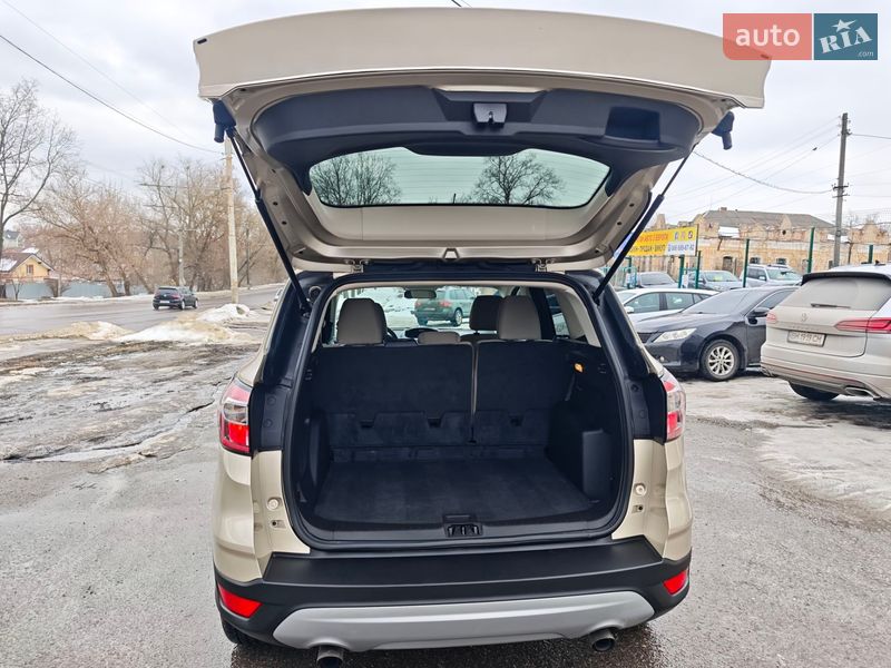 Внедорожник / Кроссовер Ford Escape 2017 в Сумах