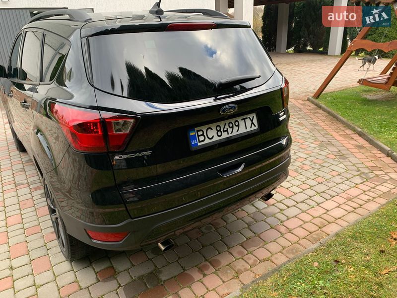Позашляховик / Кросовер Ford Escape 2019 в Дрогобичі