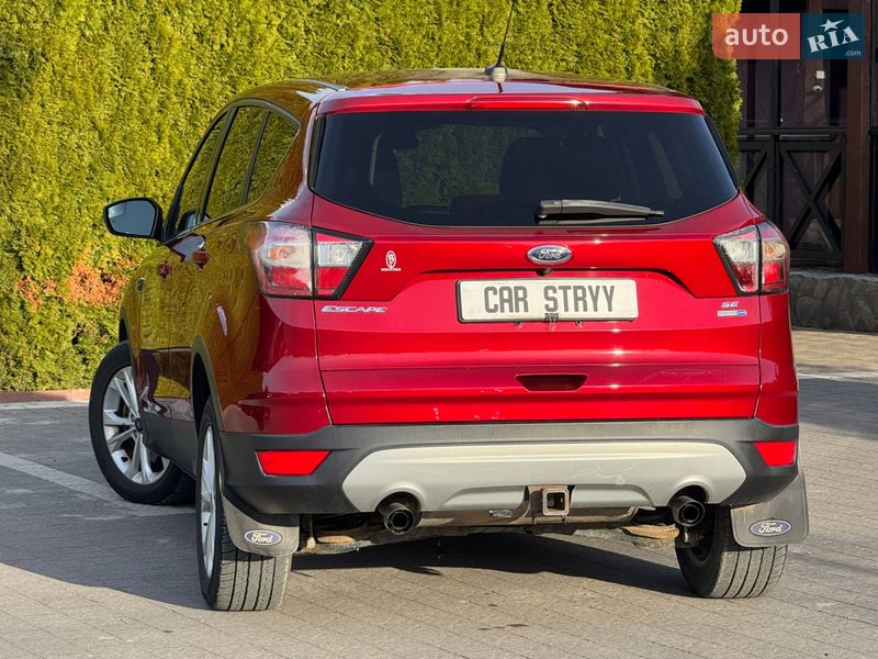 Внедорожник / Кроссовер Ford Escape 2016 в Стрые