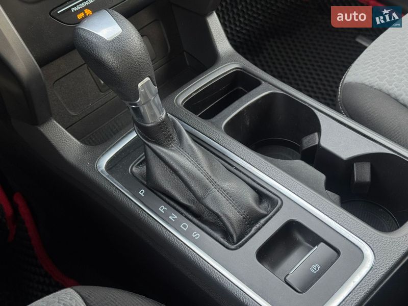 Внедорожник / Кроссовер Ford Escape 2016 в Стрые