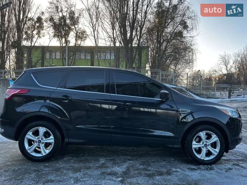 Внедорожник / Кроссовер Ford Escape 2015 в Монастырище