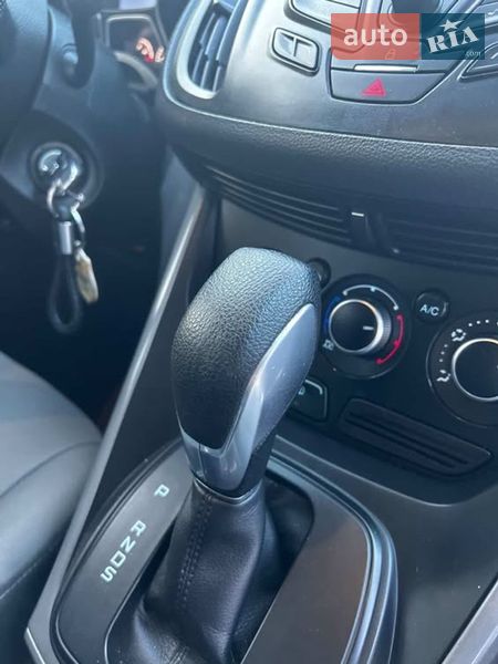 Внедорожник / Кроссовер Ford Escape 2015 в Монастырище