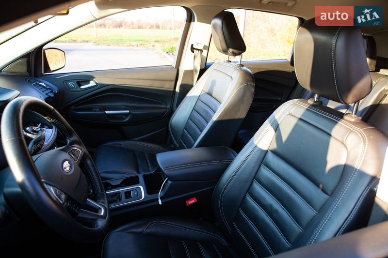 Внедорожник / Кроссовер Ford Escape 2019 в Львове