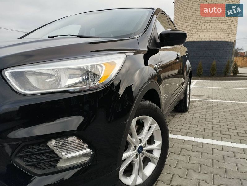 Внедорожник / Кроссовер Ford Escape 2017 в Дубно