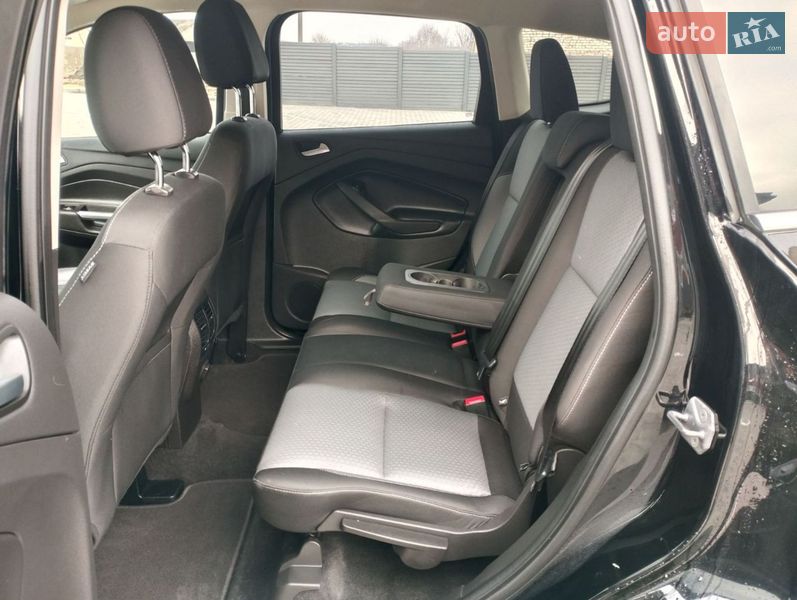 Внедорожник / Кроссовер Ford Escape 2017 в Дубно