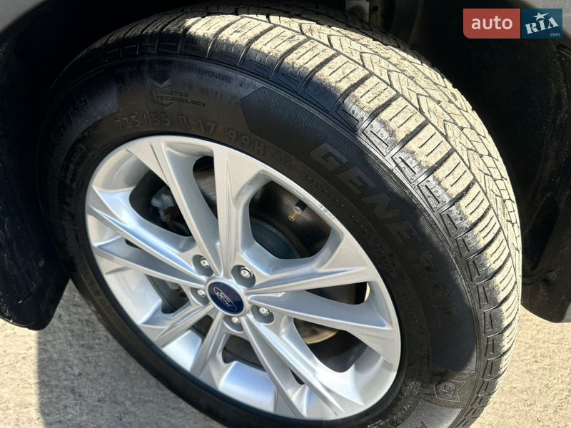 Внедорожник / Кроссовер Ford Escape 2017 в Львове