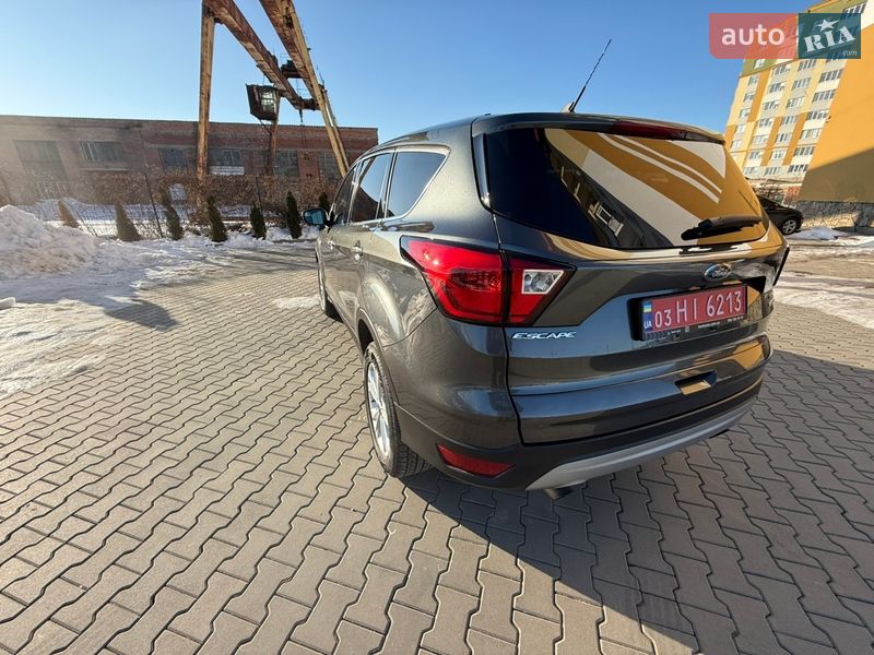 Позашляховик / Кросовер Ford Escape 2018 в Луцьку