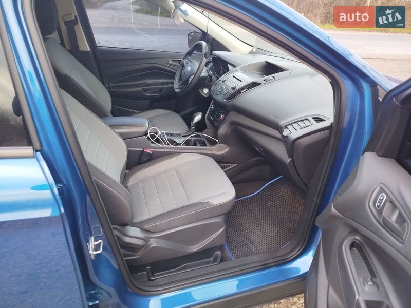 Внедорожник / Кроссовер Ford Escape 2016 в Кременчуге