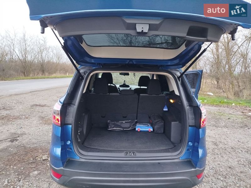 Внедорожник / Кроссовер Ford Escape 2016 в Кременчуге