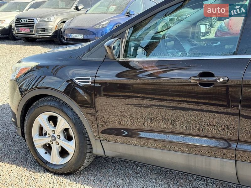 Внедорожник / Кроссовер Ford Escape 2012 в Стрые