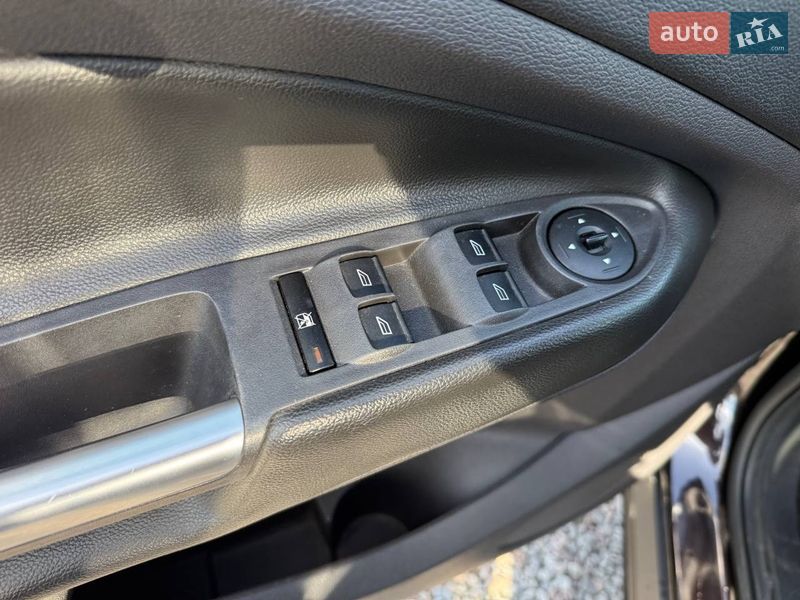 Внедорожник / Кроссовер Ford Escape 2012 в Стрые