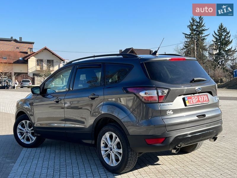 Внедорожник / Кроссовер Ford Escape 2018 в Львове