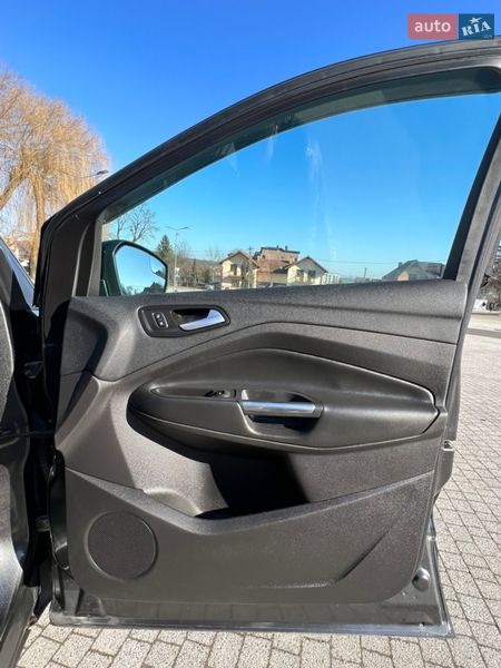 Внедорожник / Кроссовер Ford Escape 2018 в Львове