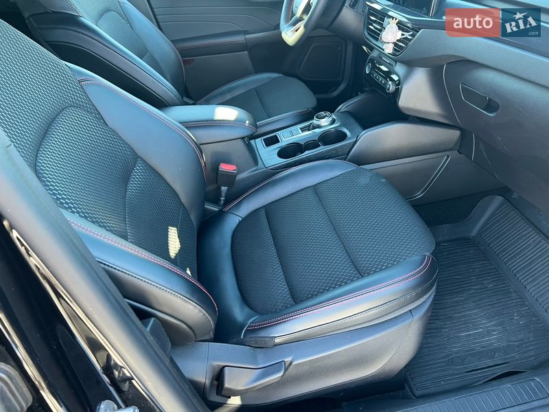 Позашляховик / Кросовер Ford Escape 2024 в Чернігові