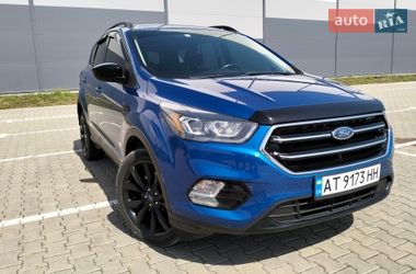 Позашляховик / Кросовер Ford Escape 2016 в Івано-Франківську