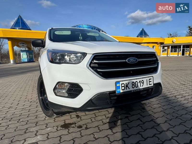 Внедорожник / Кроссовер Ford Escape 2019 в Ровно