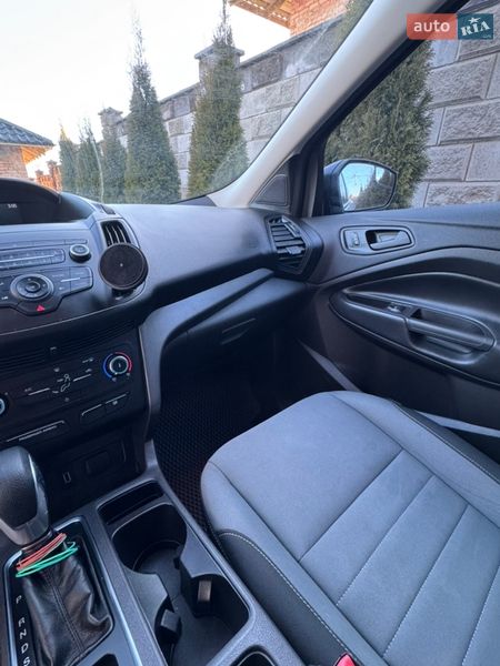 Внедорожник / Кроссовер Ford Escape 2019 в Ровно