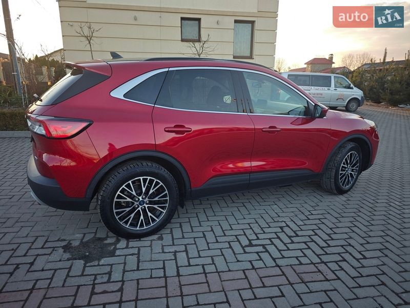 Внедорожник / Кроссовер Ford Escape 2022 в Золочеве