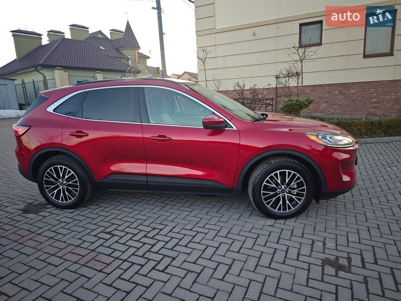 Внедорожник / Кроссовер Ford Escape 2022 в Золочеве