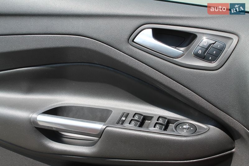 Внедорожник / Кроссовер Ford Escape 2015 в Киеве