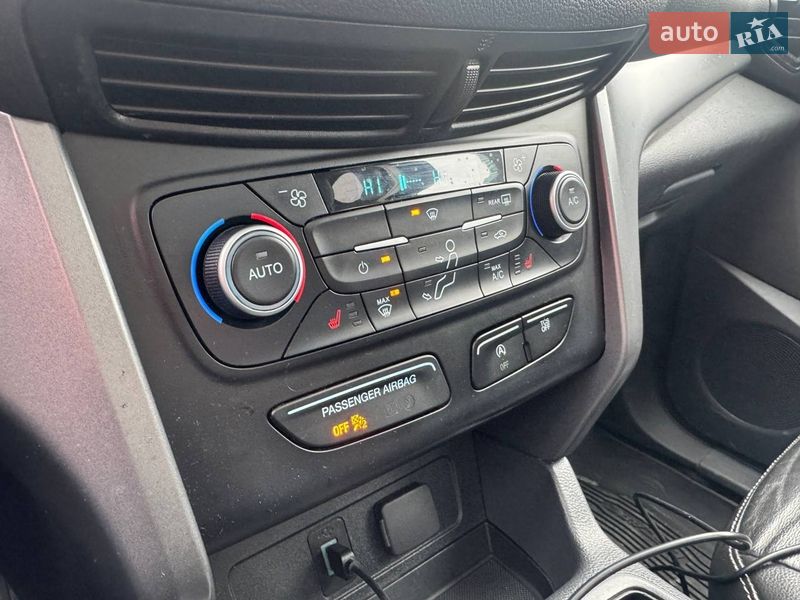 Внедорожник / Кроссовер Ford Escape 2017 в Киеве