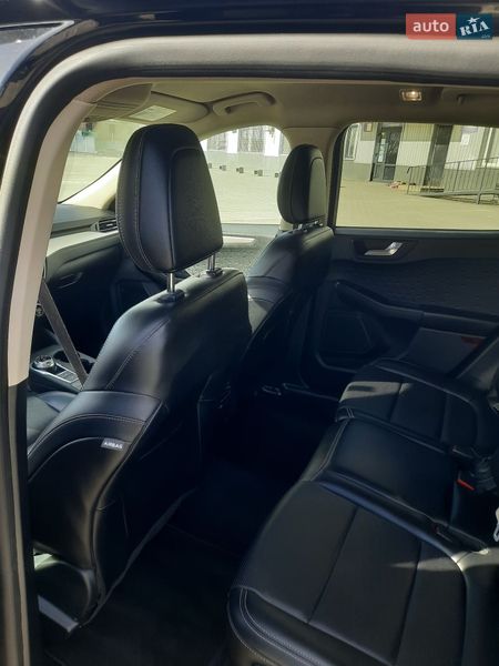 Позашляховик / Кросовер Ford Escape 2019 в Чернівцях