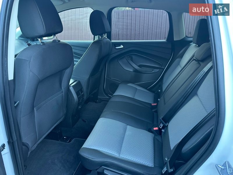 Позашляховик / Кросовер Ford Escape 2017 в Рівному