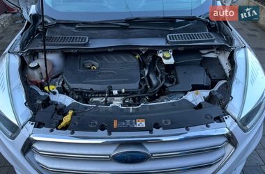 Внедорожник / Кроссовер Ford Escape 2017 в Ровно