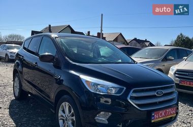 Внедорожник / Кроссовер Ford Escape 2017 в Львове