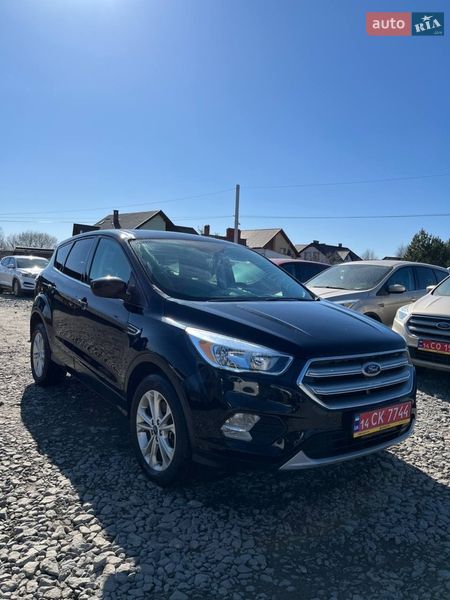 Внедорожник / Кроссовер Ford Escape 2017 в Львове