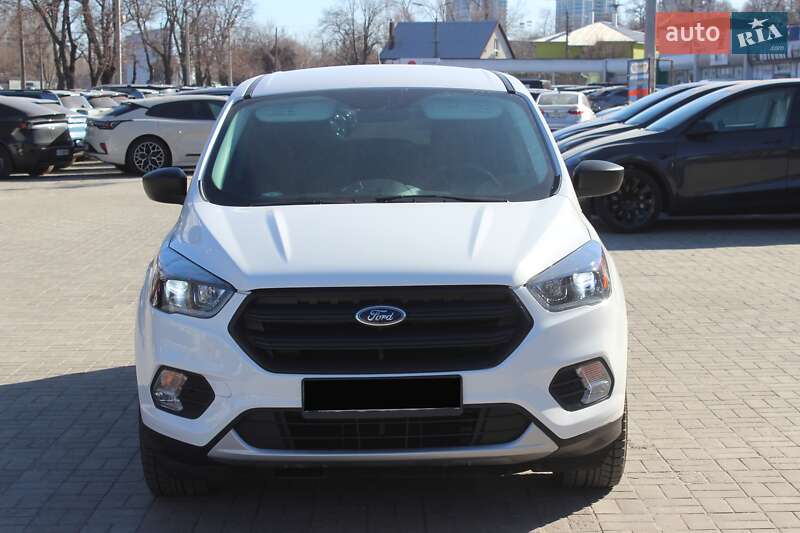 Внедорожник / Кроссовер Ford Escape 2017 в Днепре