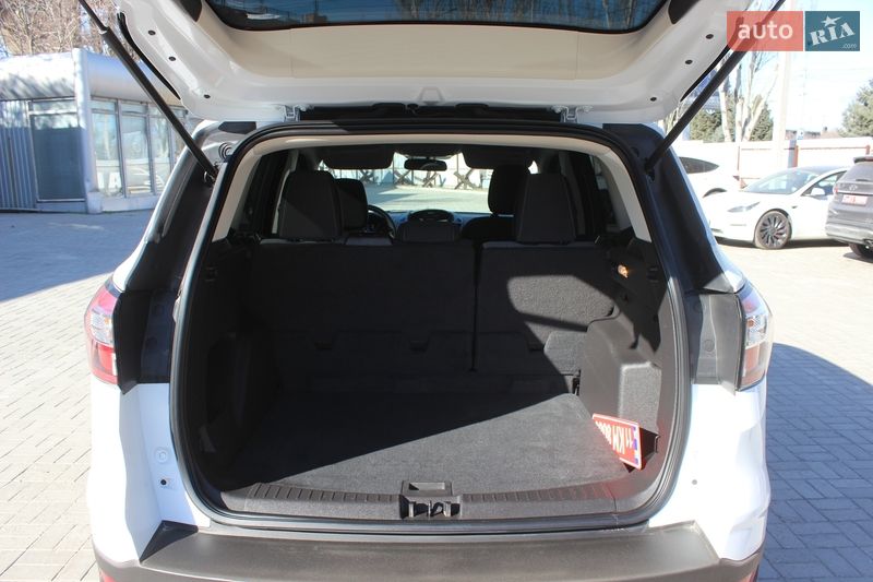 Внедорожник / Кроссовер Ford Escape 2017 в Днепре