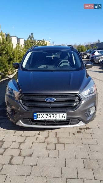 Внедорожник / Кроссовер Ford Escape 2016 в Хмельницком