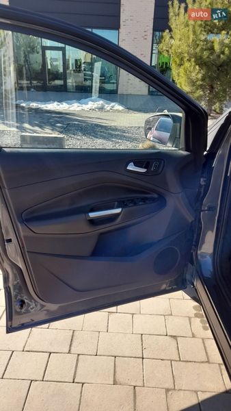 Внедорожник / Кроссовер Ford Escape 2016 в Хмельницком