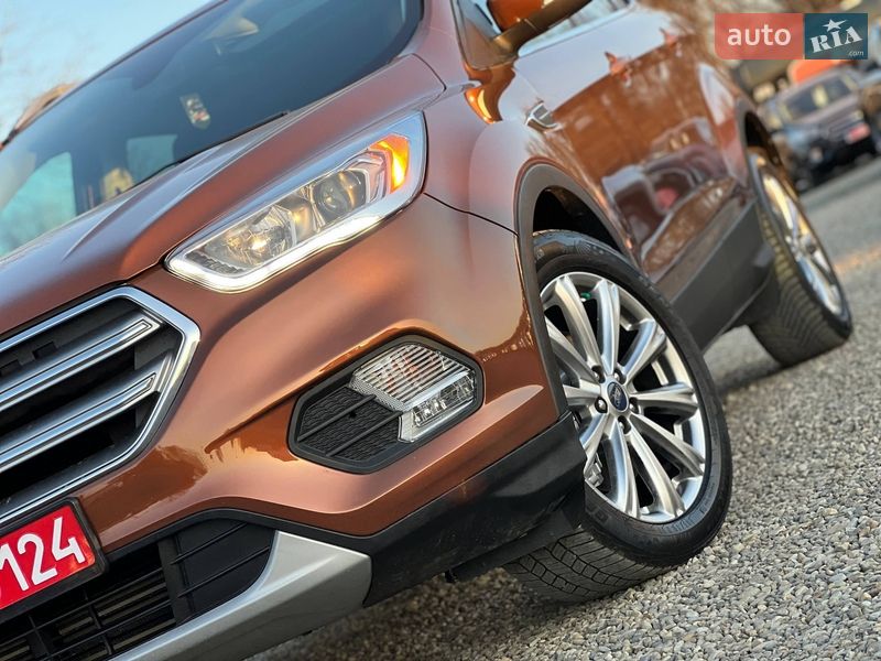 Позашляховик / Кросовер Ford Escape 2017 в Стрию