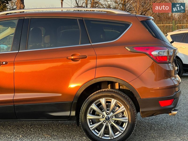 Позашляховик / Кросовер Ford Escape 2017 в Стрию