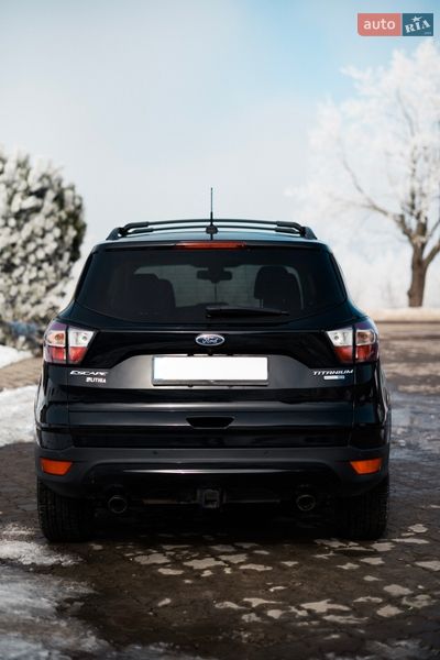 Позашляховик / Кросовер Ford Escape 2016 в Золочеві