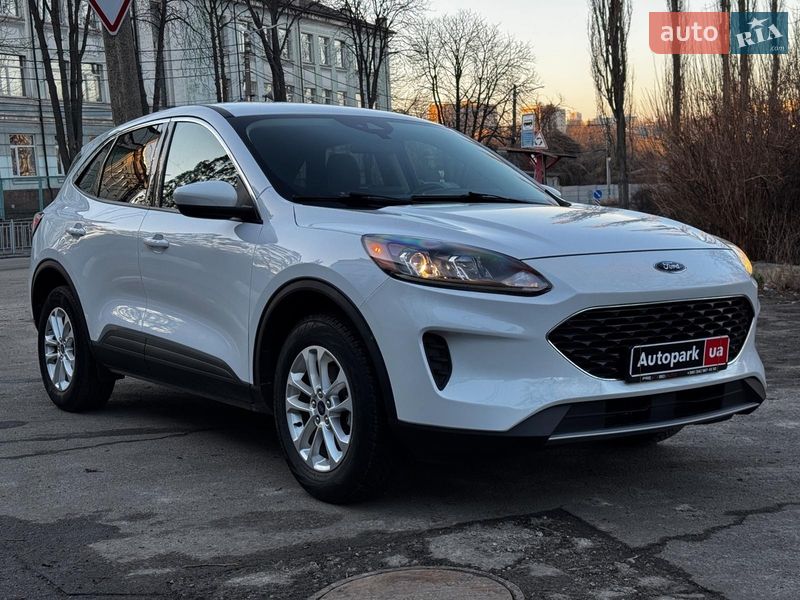 Внедорожник / Кроссовер Ford Escape 2019 в Киеве