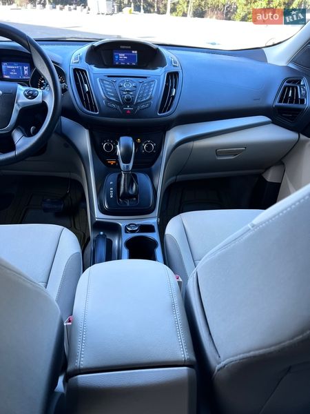 Позашляховик / Кросовер Ford Escape 2015 в Рівному