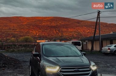 Внедорожник / Кроссовер Ford Escape 2017 в Ужгороде