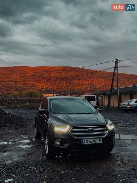 Внедорожник / Кроссовер Ford Escape 2017 в Виноградове