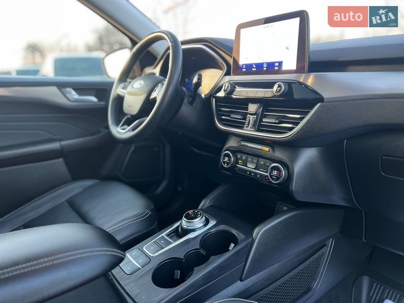 Внедорожник / Кроссовер Ford Escape 2021 в Стрые