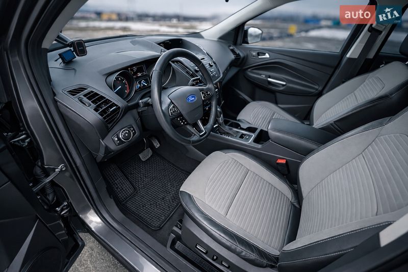 Внедорожник / Кроссовер Ford Escape 2017 в Львове