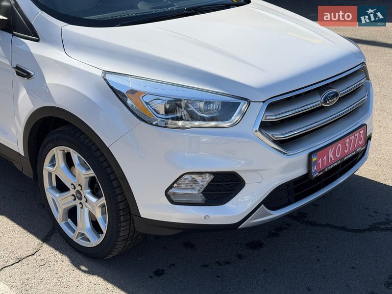 Внедорожник / Кроссовер Ford Escape 2019 в Киеве