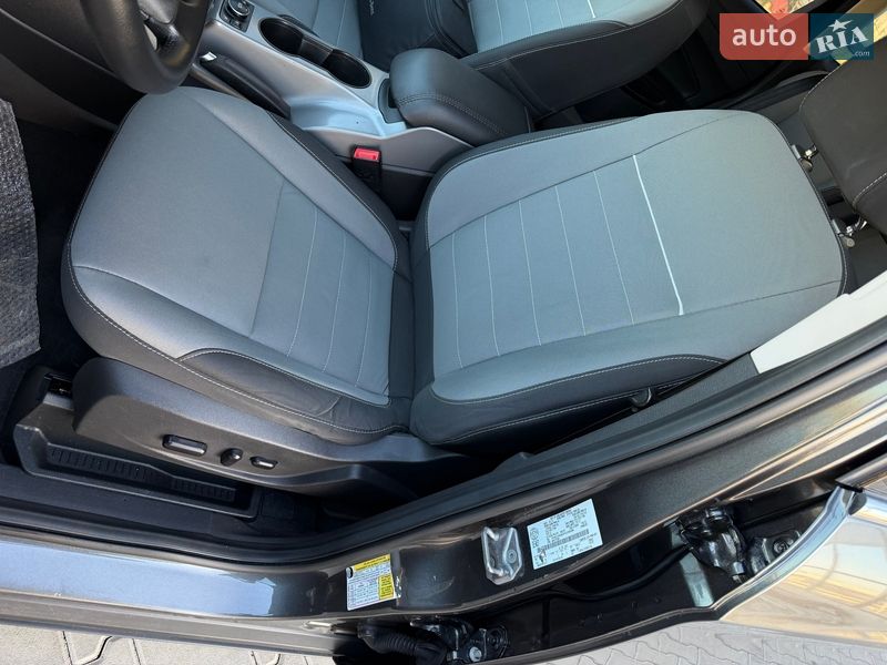 Внедорожник / Кроссовер Ford Escape 2015 в Тернополе