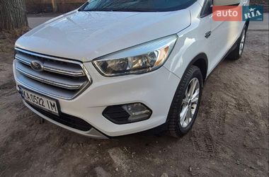 Внедорожник / Кроссовер Ford Escape 2017 в Киеве