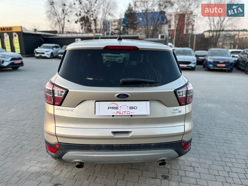 Внедорожник / Кроссовер Ford Escape 2017 в Львове