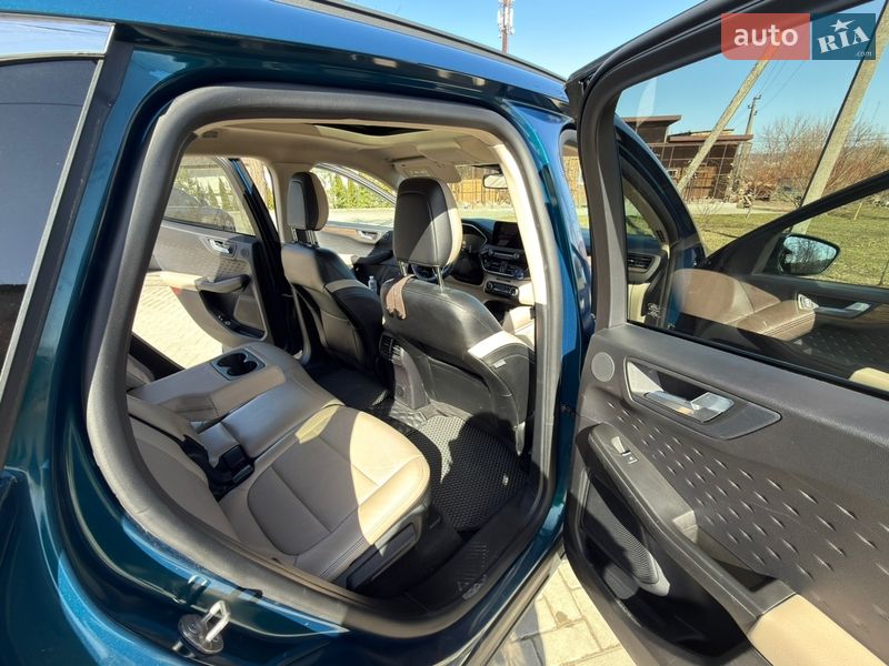 Внедорожник / Кроссовер Ford Escape 2020 в Золочеве