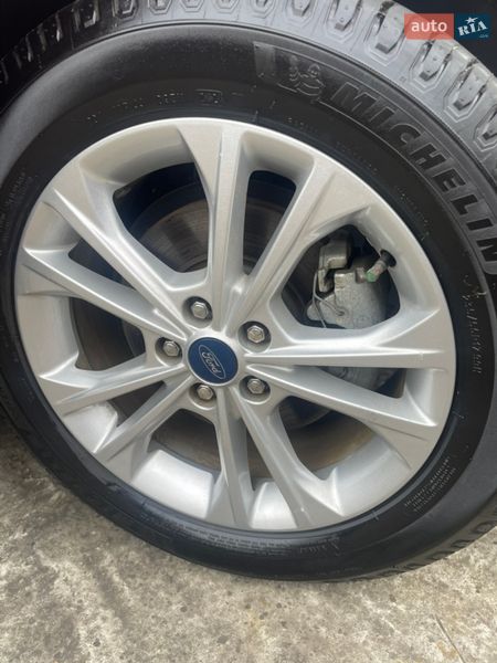 Внедорожник / Кроссовер Ford Escape 2019 в Львове